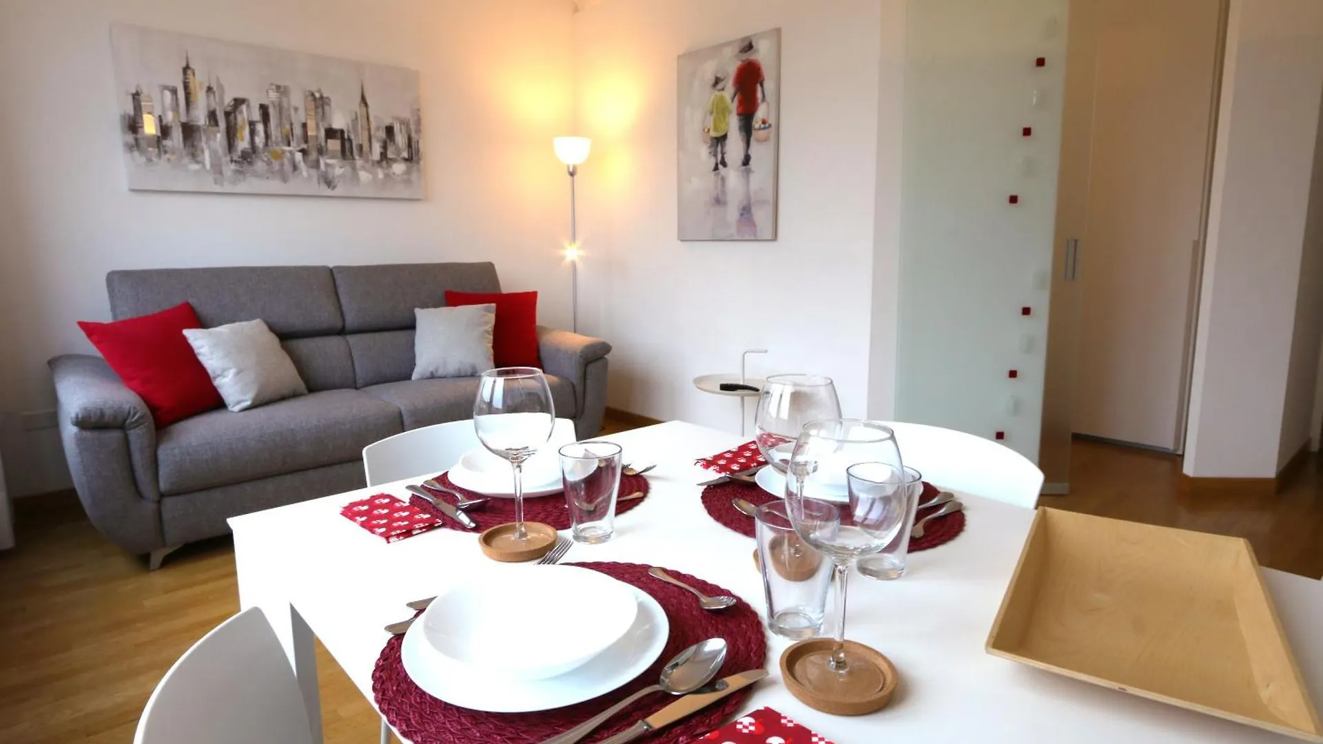 Brera Apartment Con Posto Auto Gratuito Milan Italy