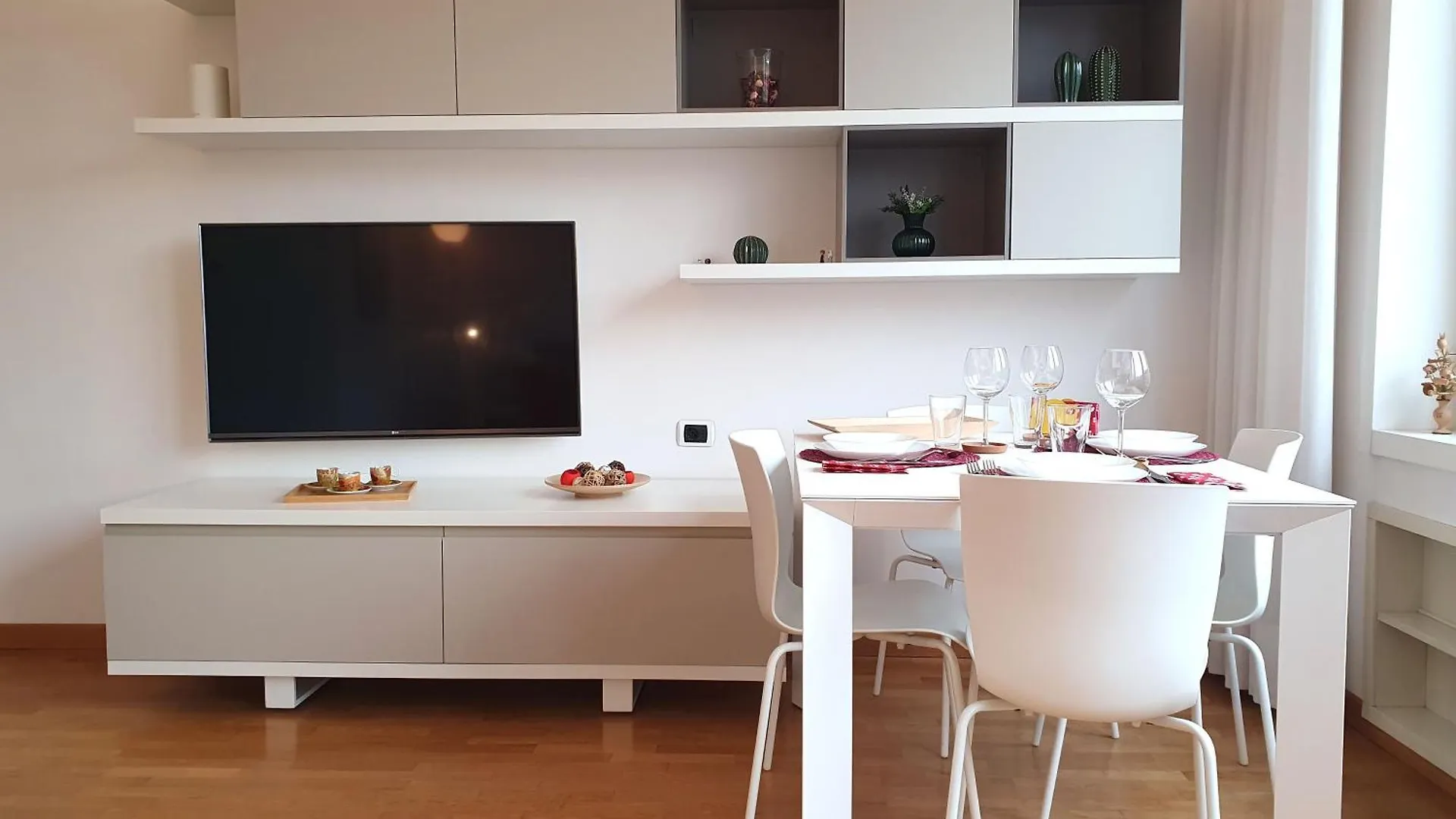 Brera Apartment Con Posto Auto Gratuito Milan Italy