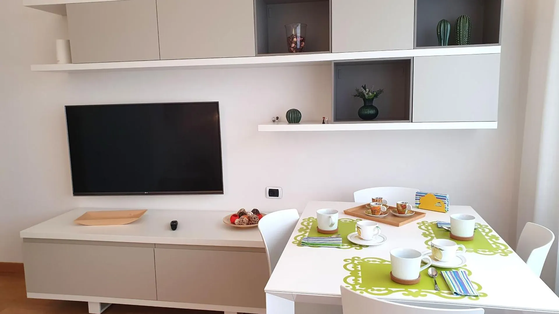 Brera Apartment Con Posto Auto Gratuito Milan Italy