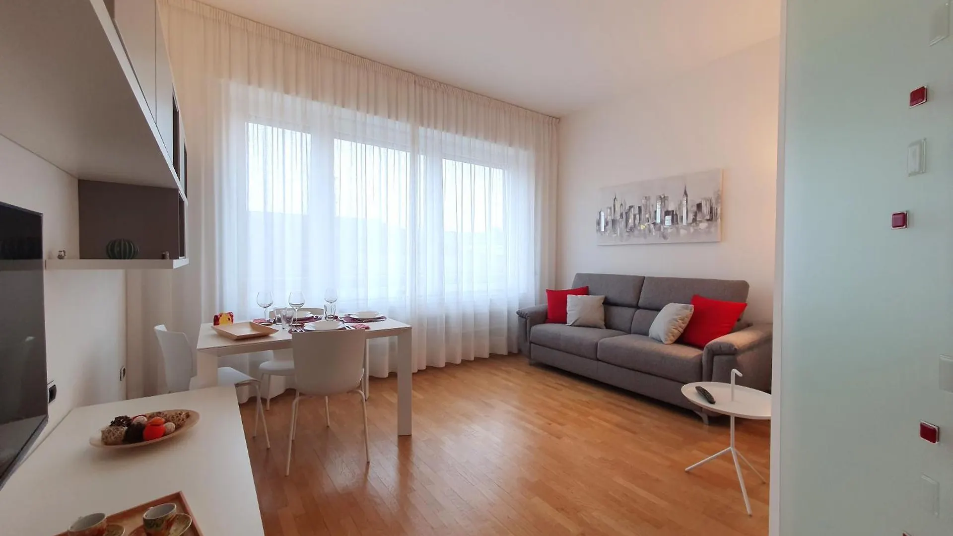 Brera Apartment Con Posto Auto Gratuito contacts